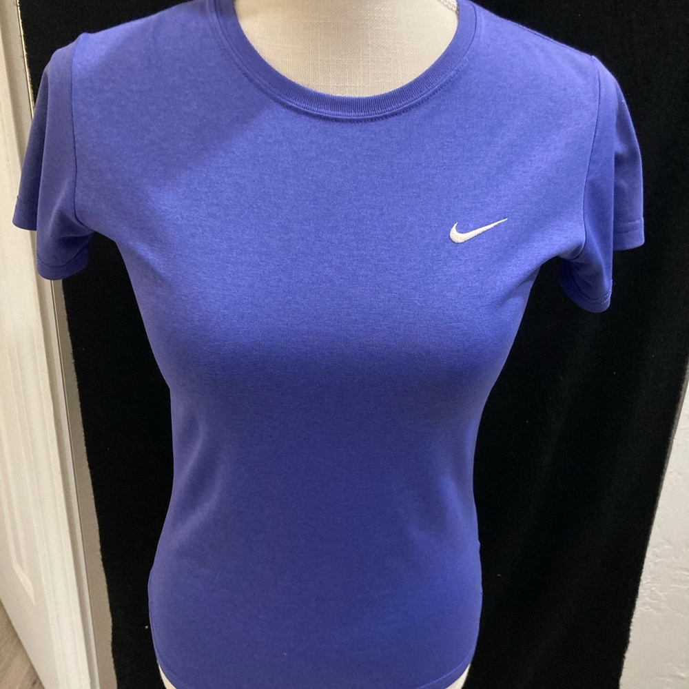 NWOT Women’s NIKE Fit-Dri Legend T-Shirt/Top XS